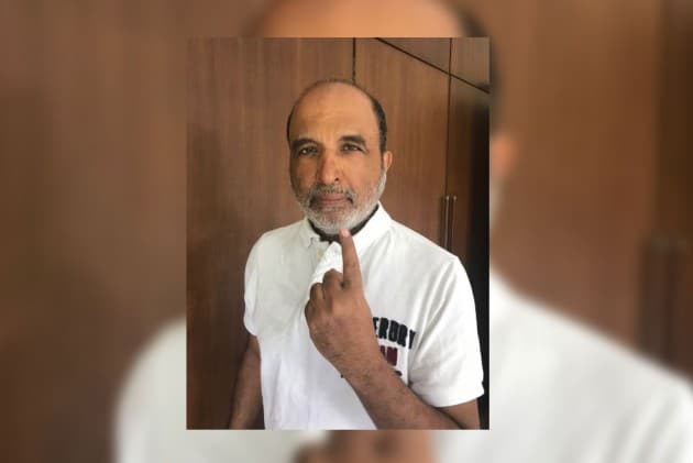  سانجاي جها ( الرئيسالتنفيذي السابق لشركة موتورولا وجلوبال فاوندريز)