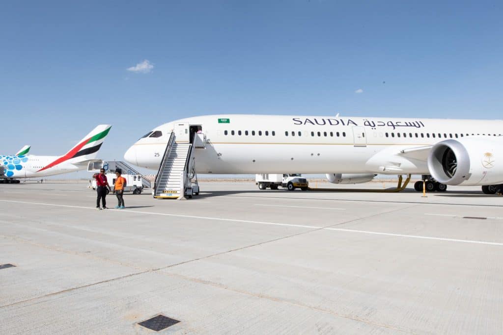  خلال شهر نوفمبر: الخطوط السعودية توقّع اتفاقيتين مع “بوينج” و”هانيويل” بمعرض دبي للطيران