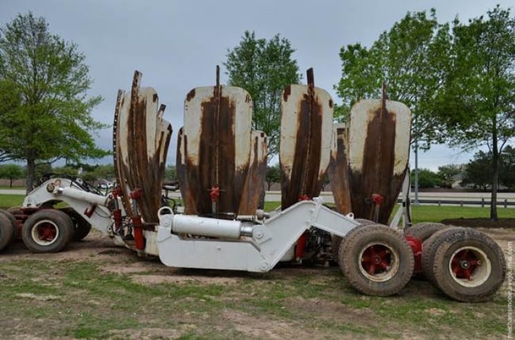 7 آلات قوية يمكنها تحريك الأشجار دون الإضرار بها