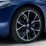 BMW تعلن عن الفئة الخامسة بمظهر ونظام جديدين
