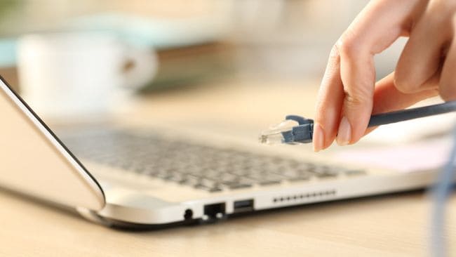 كيف تشارك اتصال الإنترنت الخاص بك في Windows باستخدام Ethernet أو Wi-Fi؟