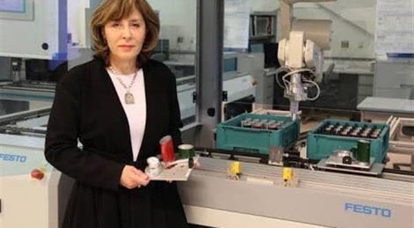 هدى المراغي.. عالمة مصرية تحصل على وسام كندا الشرفي