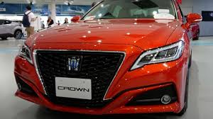 Crown الجديدة من تويوتا أفخم سيارات السيدان اليابانبة.. فيديو
