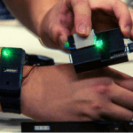 ابتكار جهاز يمكن ارتداؤه يتيح المعاملات الرقمية بلمسة واحدة