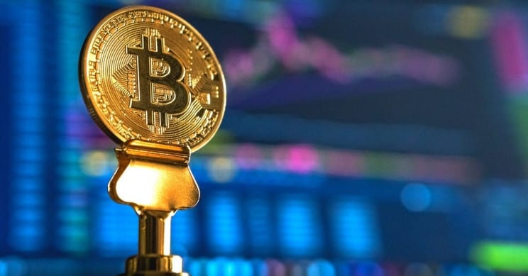 "بيتكوين" تحطم حاجز 20 ألف دولار وتسجل أعلى سعر على الإطلاق