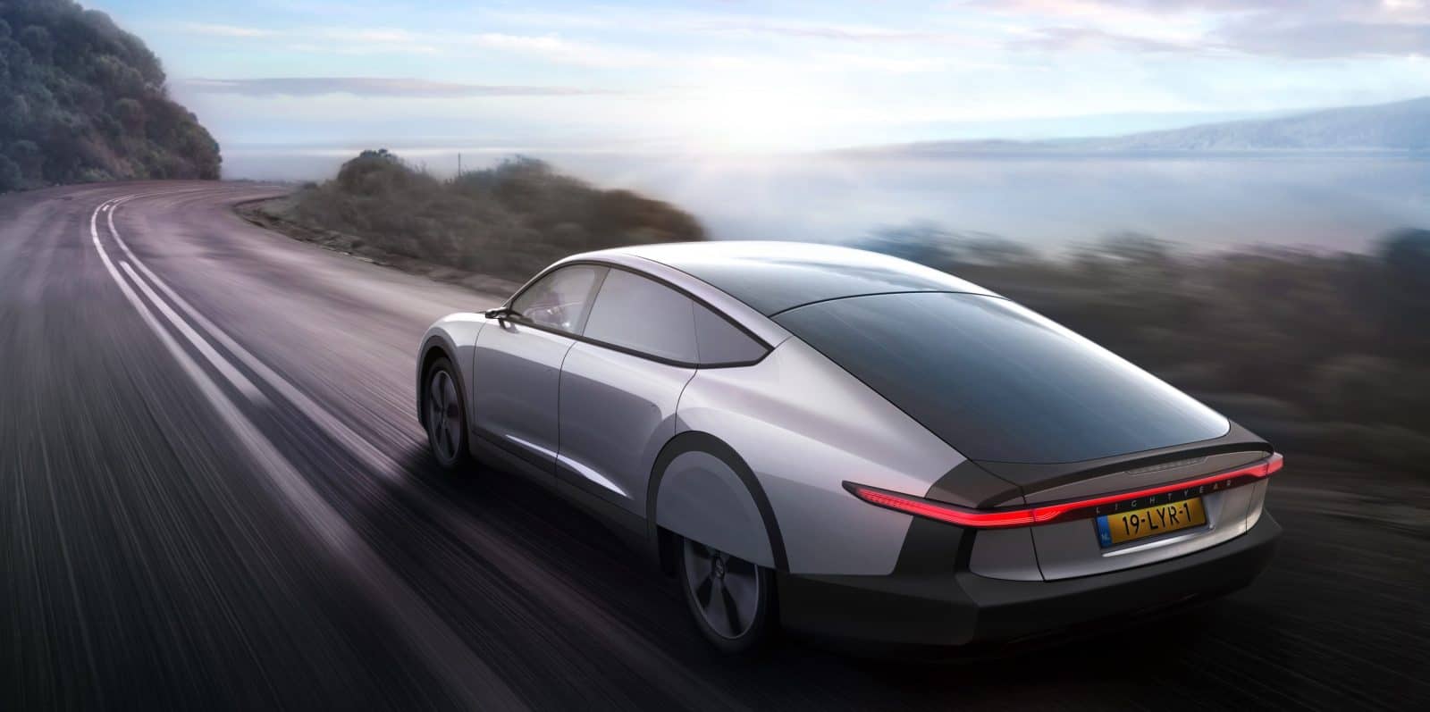 " Lightyear One ".. سيارة شمسية تبلغ 170 ألف دولار وتقطع 500 ميل بشحنة واحدة