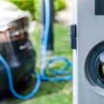 كيف استخدم مالكو "فورد" و"تيسلا" سياراتهم للتزود بالطاقة؟