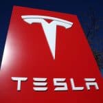 سيارة "تيسلا رودستر" الكهربائية تصل لسرعة 100 كم في 1.1 ثانية