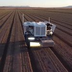 ابتكار روبوت زراعي يستخدم الذكاء الاصطناعي إزالة 100 ألف عشب ضار في الساعة