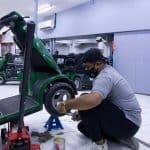 تجهيز أحد العربات أستعدادا لموسم الحج