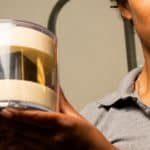 استخدام "قياس الزمن الإشعاعي" للتأكد أو نفي الحقبة الزمنية التي تعود إليها مكعبات اليورانيوم