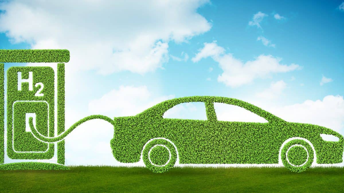 عمان تتجه للوقود النظيف بعقد تحالف Hy-Fly لتوليد الهيدروجين