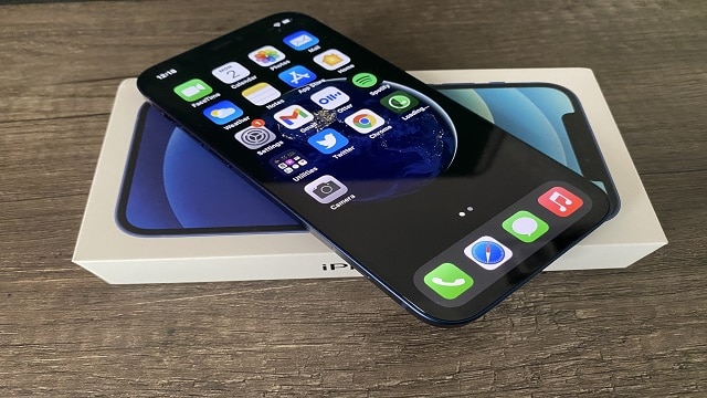 iPhone 13 يتيح الاتصال بالإنترنت دون تغطية خلوية