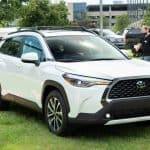 سعر ومواصفات سيارة تويوتا كورولا كروس أوفر موديل 2022