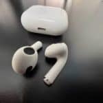 أكثر من طريقة لشحن السماعات الالسلكية AirPods.. تعرف على التفاصيل