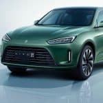 هواوي تتحدي تيسلا وتعلن عن أولي سياراتها الكهربائية