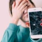 5 عادات سيئة تدمر الهاتف الذكي