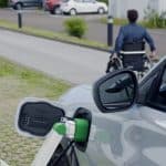 فورد تعلن عن محطة شحن روبوتية للسيارات الكهربائية يمكن تشغيلها باستخدام هاتفك الذكى