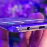 كيف يمكنك تنظيف منافذ USB-C بالهاتف؟