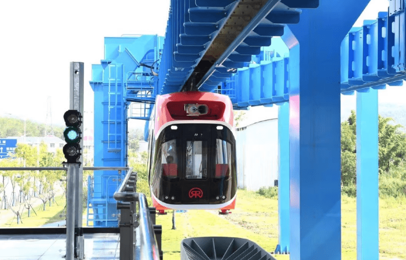 لأول مرة في العالم.. الصين تطور قطارًا معلقًا يعمل باستخدام المغناطيس