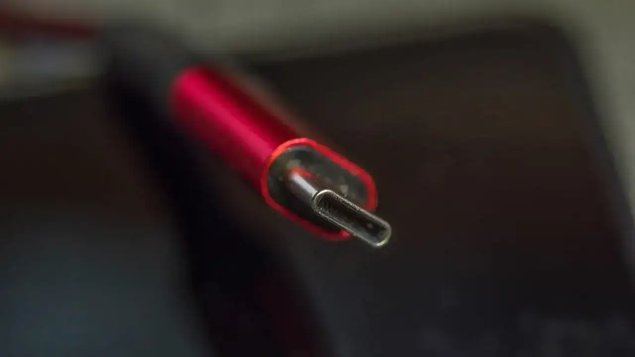 الاتحاد الأوروبى يطالب بجعل USB-C معيار الشحن المشترك فى المنطقة