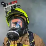 ابتكار خوذة جديدة تعمل بالذكاء الاصطناعي تمنح رجال الإطفاء قوة خارقة لإنقاذ الضحايا بشكل أسرع