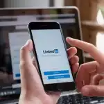 كيف يمكنك إضافة ترقية وظيفية على LinkedIn؟