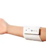 ابتكار سوار يحوّل الشعور بالألم في العالم الافتراضي إلى حقيقي