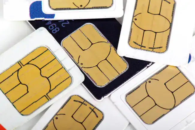 بطاقات SIM وعملية صناعة الأدوية