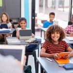 ما دور التكنولوجيا في تطوير المدارس بحلول عام 2050؟