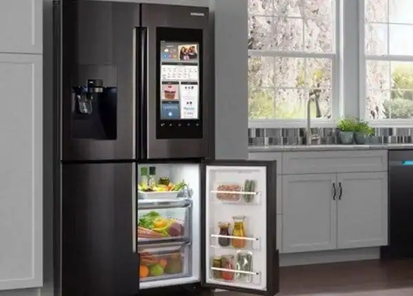 ثلاجة سامسونج.. كاميرا مدمجة وتحكم في الحرارة