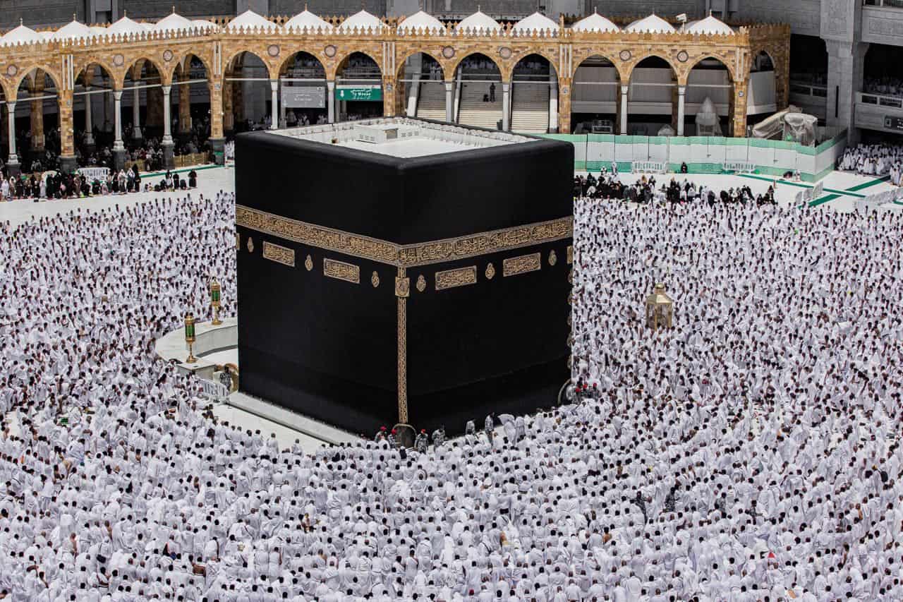 في الجمعة الثالثة من رمضان.. السديس: خدمات معيارية للأعداد المليونية بلا اختناقات (صور)