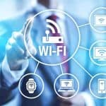 كيفية استخدام شبكة Wi-Fi العامة بأمان: 5 نصائح تحتاج إلى معرفتها قبل الاتصال (2-1)