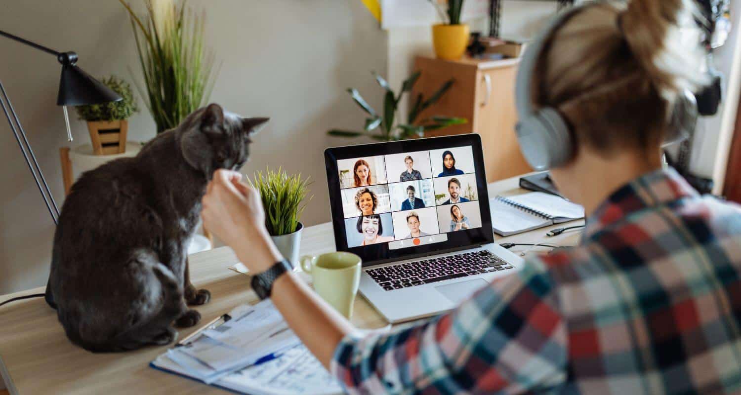 أهم 8 نصائح للعمل عن بعد بأمان (2-1)