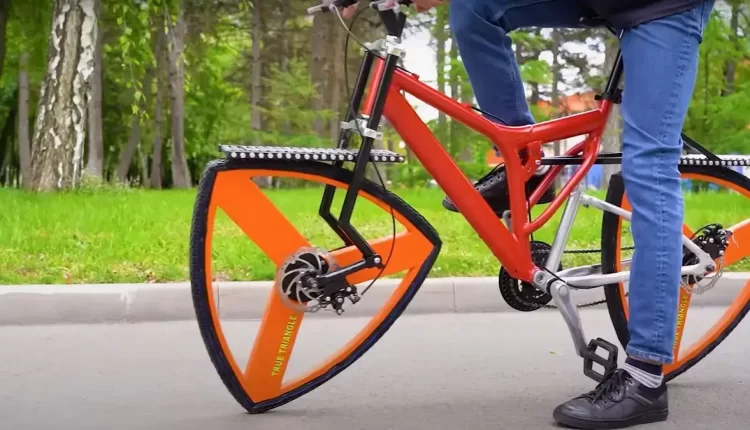 تصميم دراجة جديدة بعجلات مثلثة الشكل  