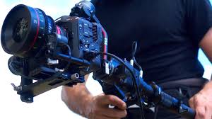 كاميرا EOS C70 من Canon