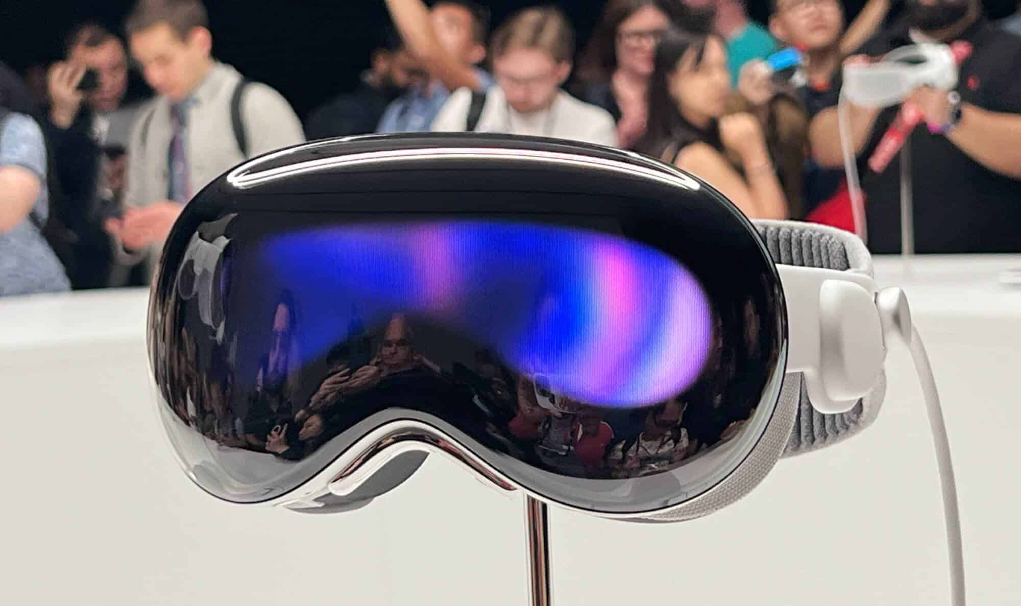 مزايا نظارة Apple Vision Pro الجديدة