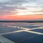 محطات توليد الطاقة العائمة: مزارع شمسية مثالية للعالم