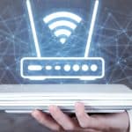 أبل تسعى لتأمين استخدام شبكة Wi-Fi العامة في المقاهي والمطارات