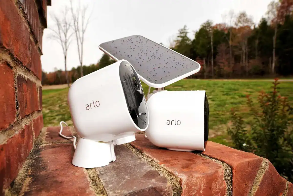 كاميرا Arlo Pro 4 Spotlight.. إضافة قيمة إلى أي نظام أمان منزلي