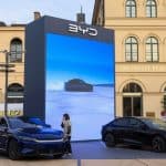 "BYD" الصينية تتفوق على تسلا وتصبح صانع السيارات الكهربائية الأكثر شعبية في العالم