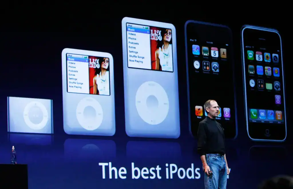 مخترع بريطاني يقاضي شركة آبل لسرقة فكرة iTunes منه مقابل 18 مليار دولار..ما القصة؟
