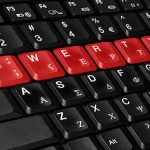 تخطيط لوحة المفاتيح QWERTY.. التاريخ والتصميم والبدائل
