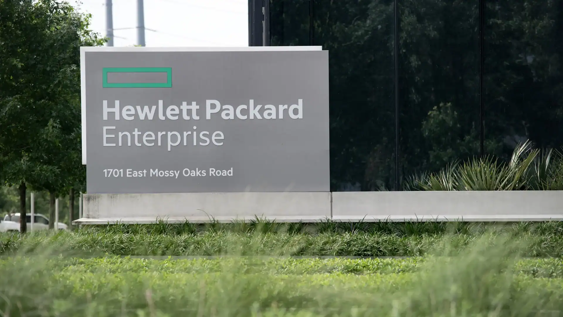 اختراق أمني كبير لشركة Hewlett Packard Enterprise من قرصنة روسية..ما القصة؟