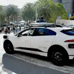 إضرام النار في سيارة Waymo بدون سائق في سان فرانسيسكو..ما القصة؟