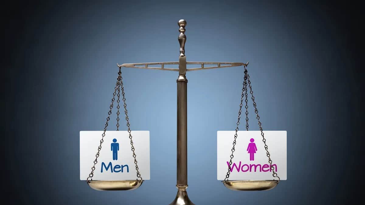 دراسة: استهلاك الصور على الإنترنت يزيد من التحيز الجنسي