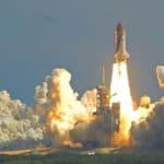 هل تحتوي المكوكات الفضائية على مراحيض؟