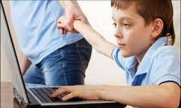 إدمان مواقع التواصل الاجتماعي