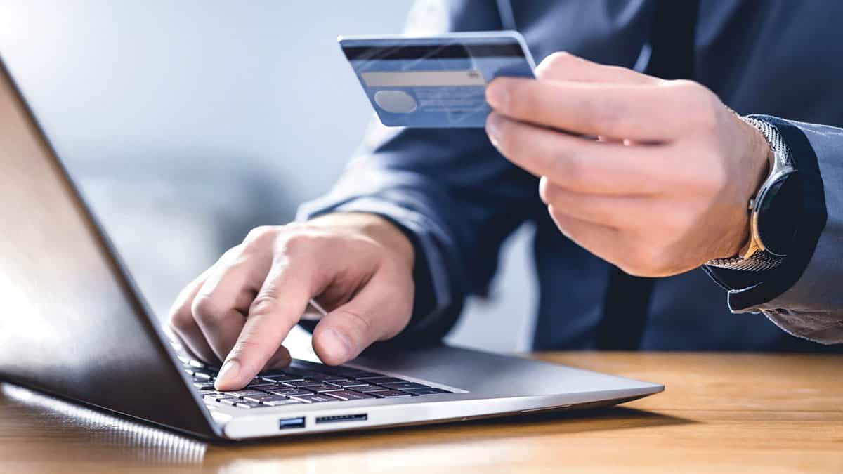 شركات التوظيف الوهمية