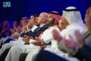 ولي العهد يتوج فريق فالكونز 